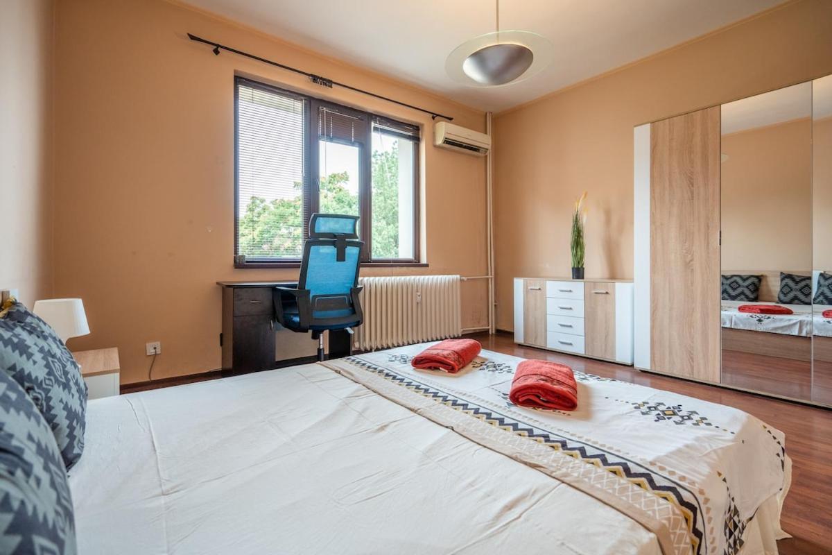 Apartment Charming 2bdr Heart Of Main Street *