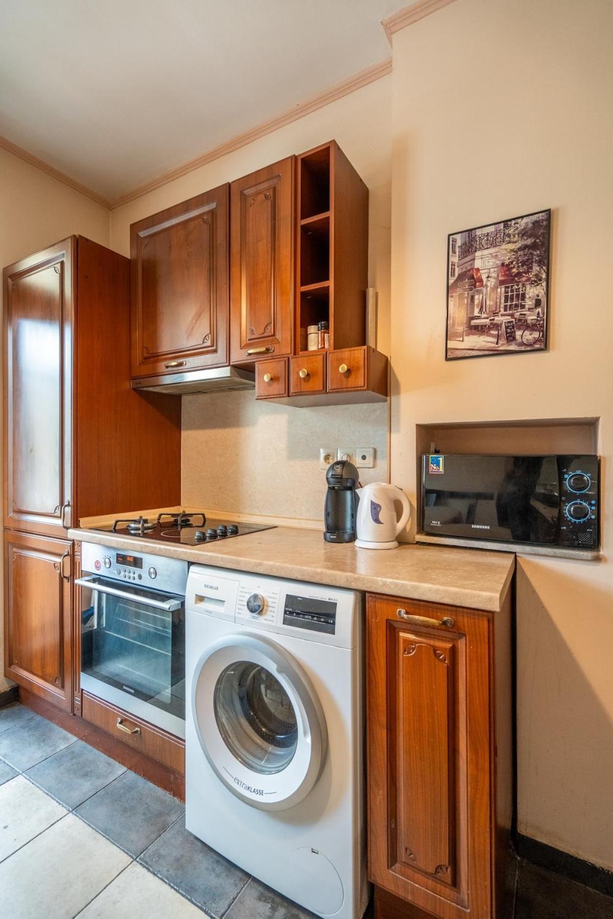 Apartment Charming 2bdr Heart Of Main Street *