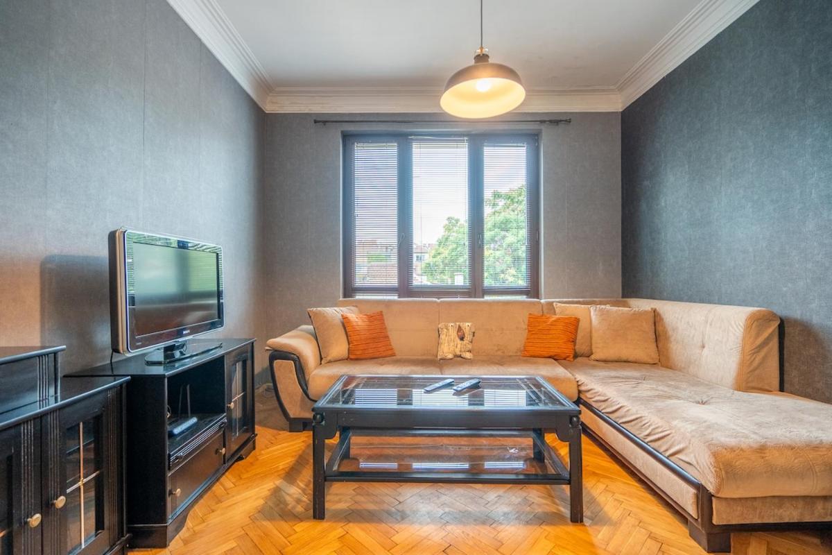 Apartment Charming 2bdr Heart Of Main Street Sofia