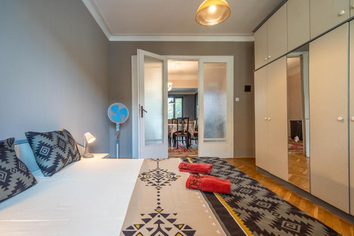 Charming 2bdr Heart Of Main Street *