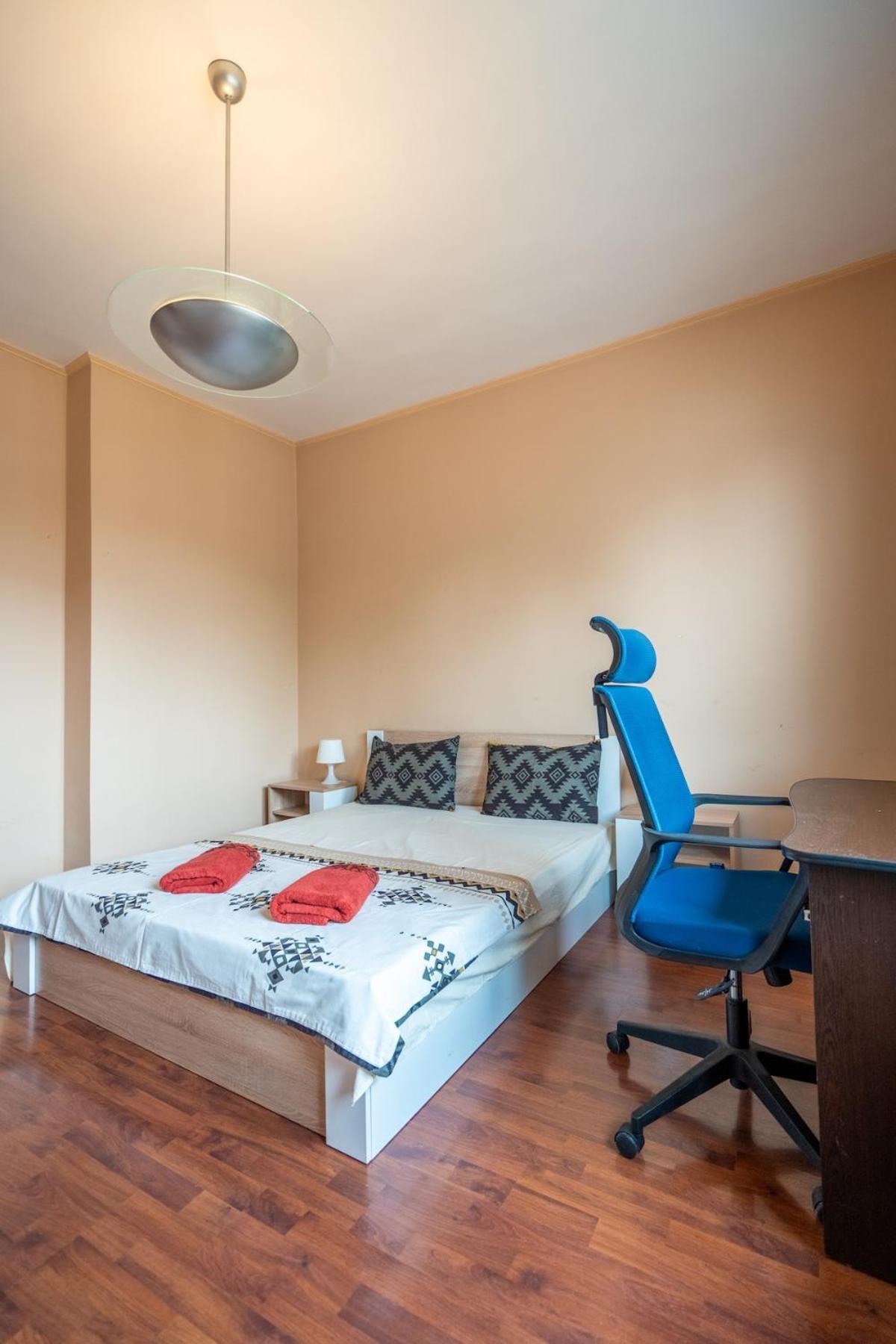 Charming 2bdr Heart Of Main Street Apartment Sofia