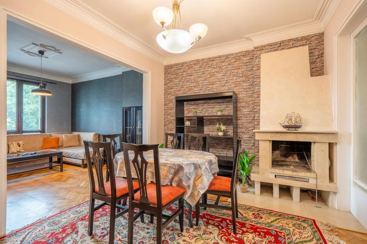 Charming 2bdr Heart Of Main Street * Sofia