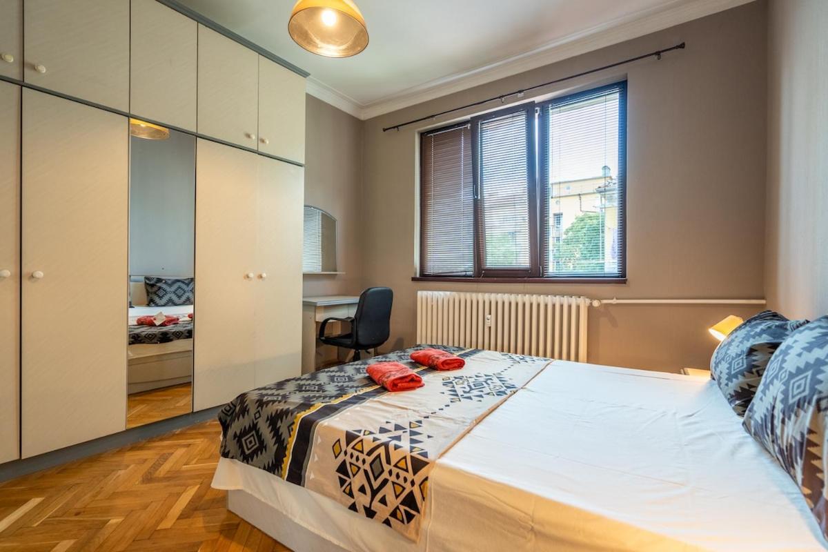 Apartment Charming 2bdr Heart Of Main Street *