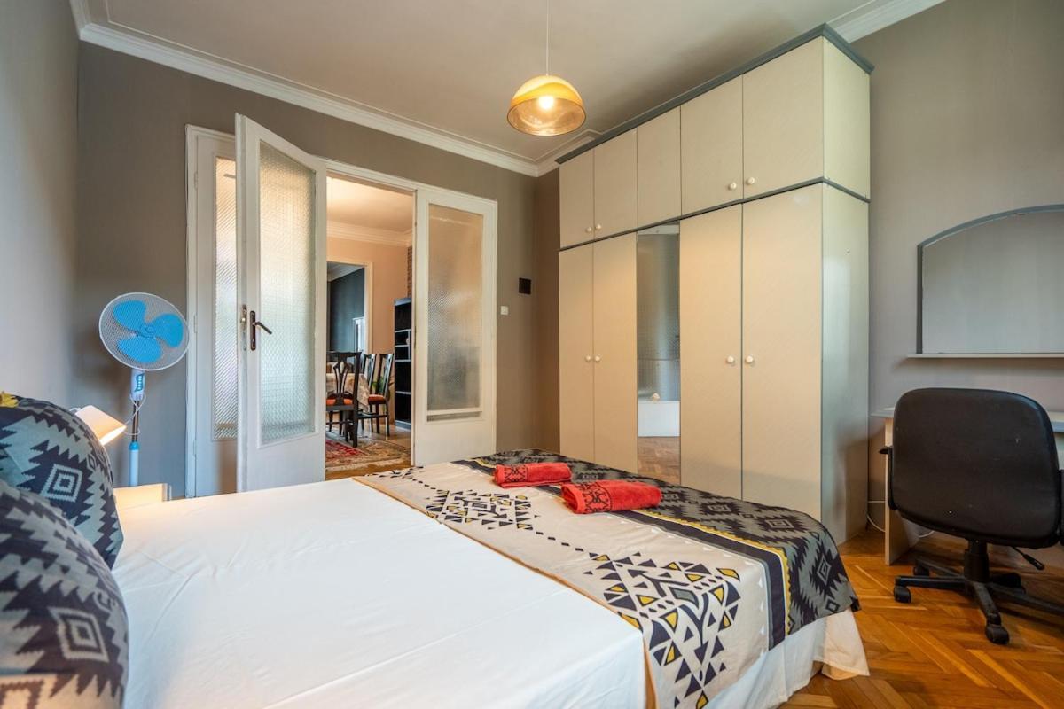 Charming 2bdr Heart Of Main Street *