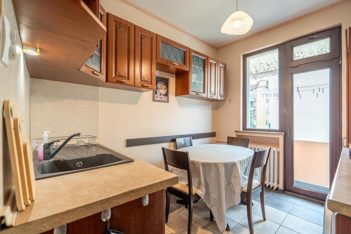 Charming 2bdr Heart Of Main Street * Sofia