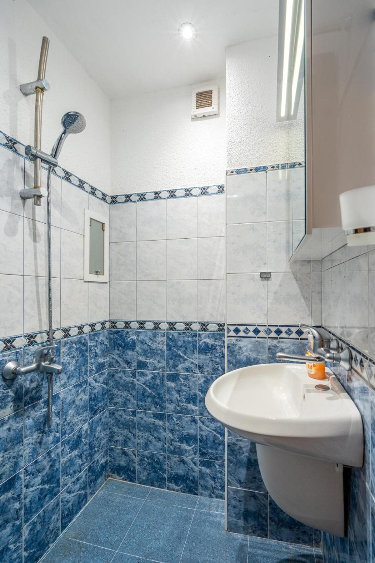 Charming 2bdr Heart Of Main Street