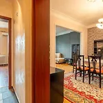 Charming 2Bdr Heart Of Main Street